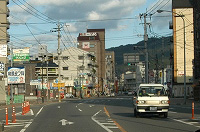 春日大橋を降りてすぐの交差点