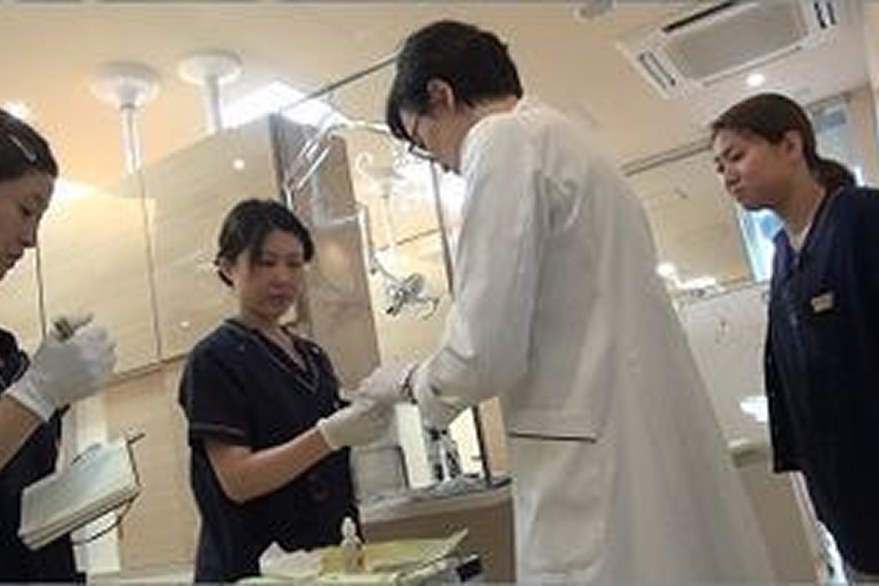 写真:外部講師を招いての院内勉強会