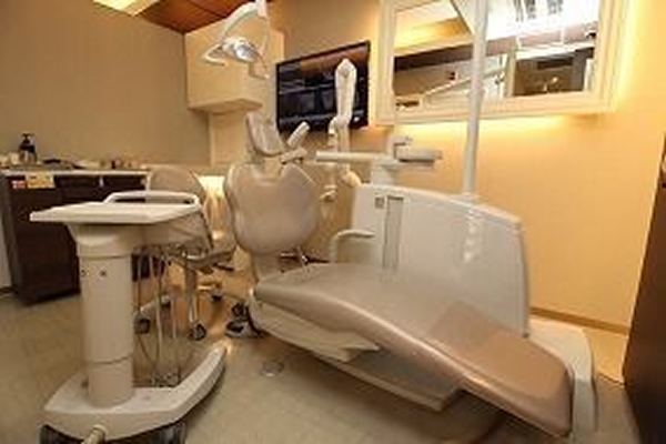 写真:診療準備・朝の掃除